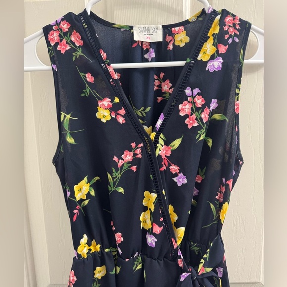 Floral Sleeveless Wrap Top - Picture 3 of 7